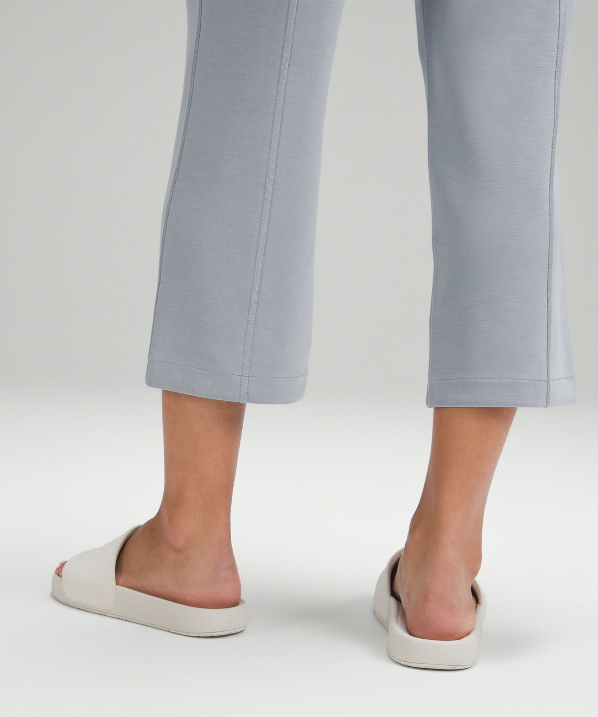 Softstreme High-Rise Straight-Leg Cropped Pant