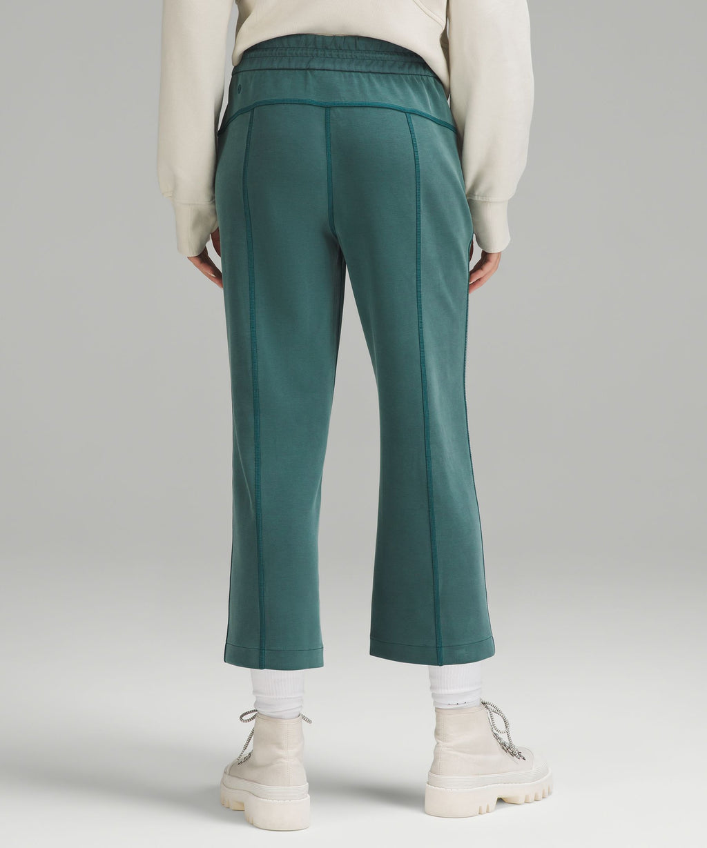 Softstreme High-Rise Straight-Leg Cropped Pant