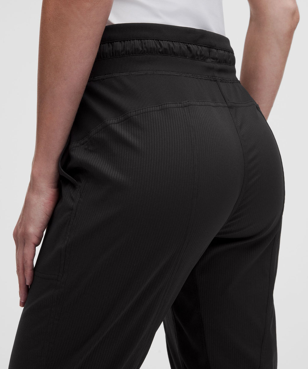 Dance Studio Mid-Rise Cropped Pant