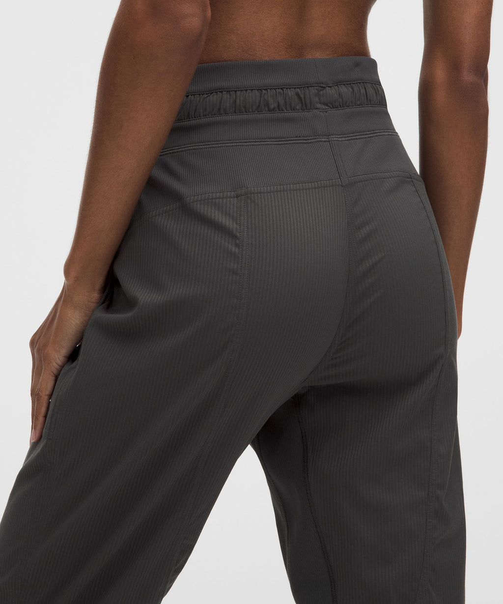 Dance Studio Mid-Rise Cropped Pant