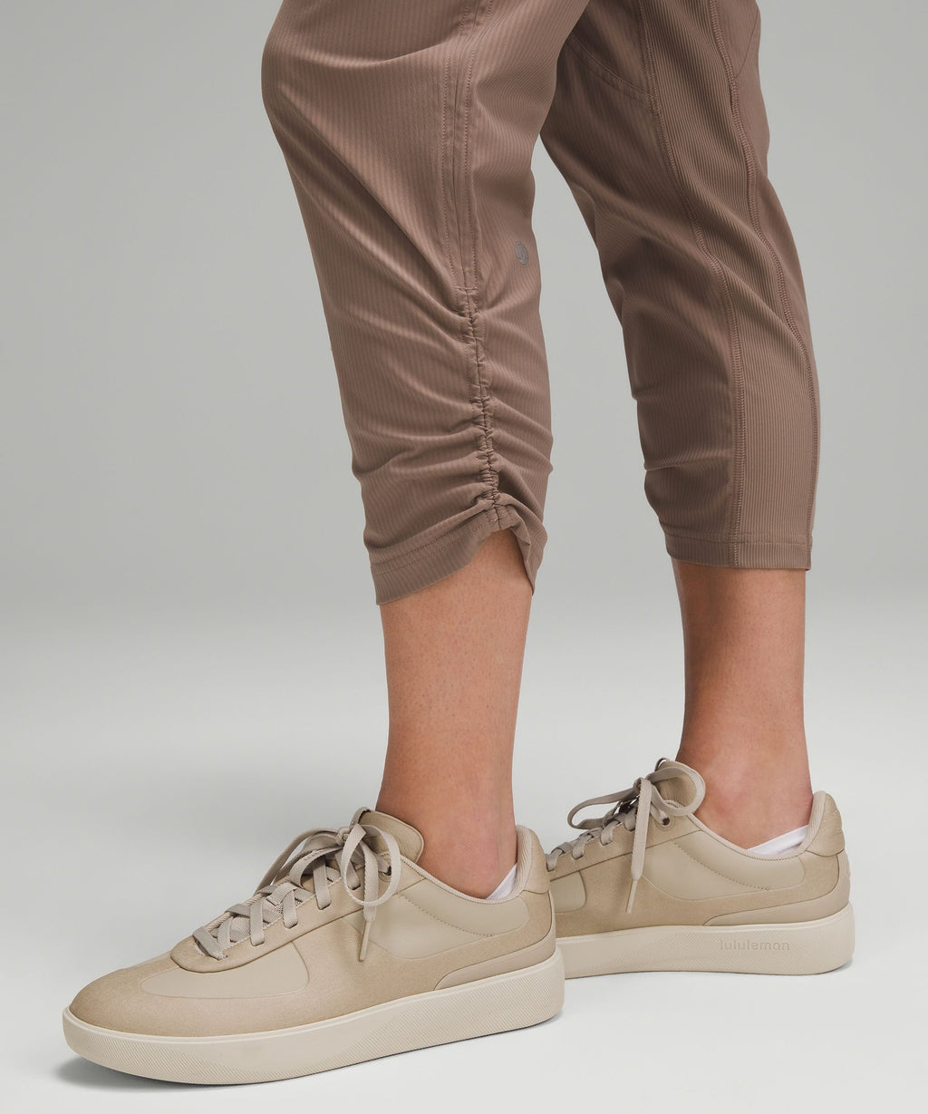 Dance Studio Mid-Rise Cropped Pant