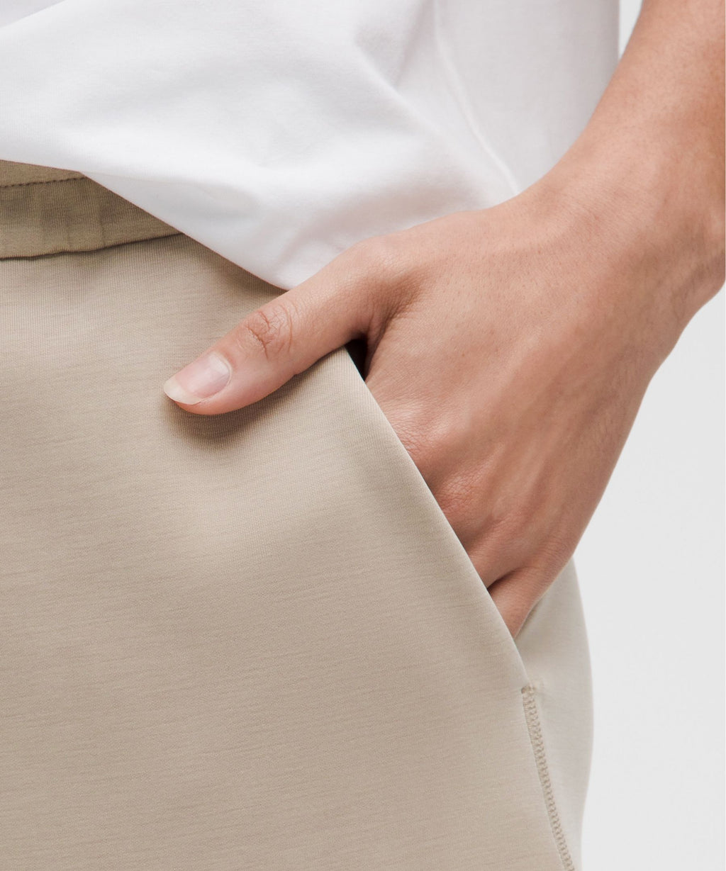 Softstreme High-Rise Short 4"