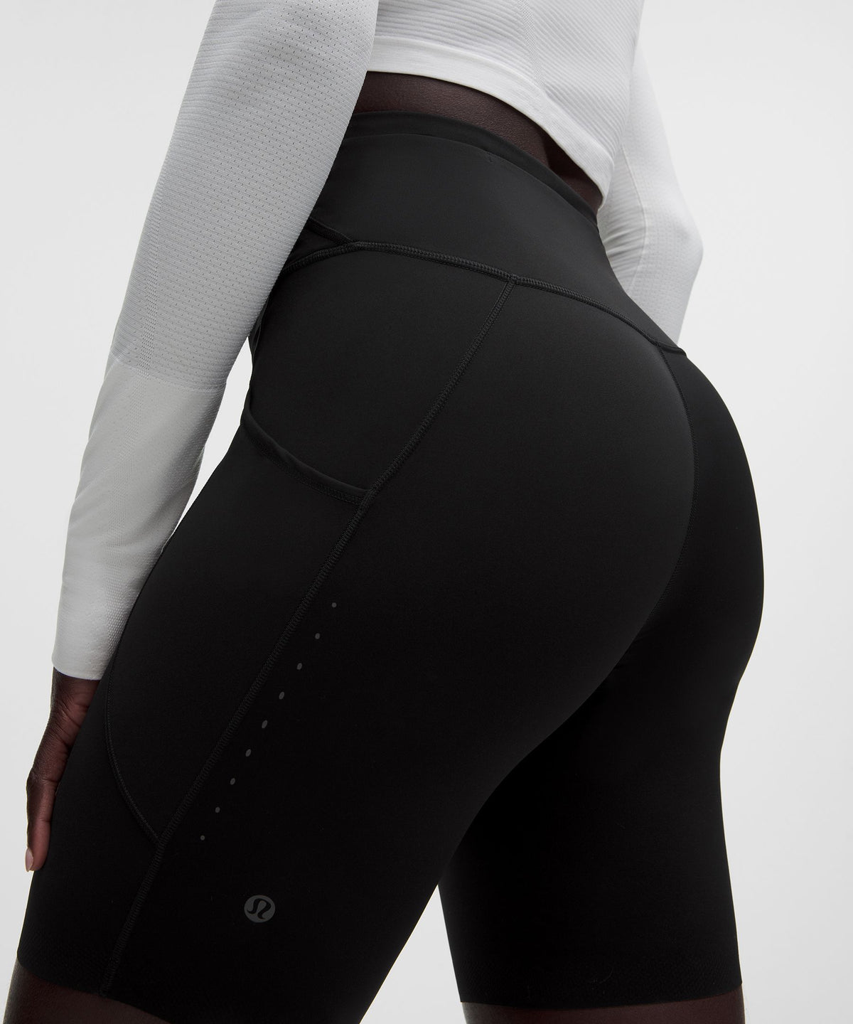 Fast and Free High-Rise Short 8"5 Pocket
