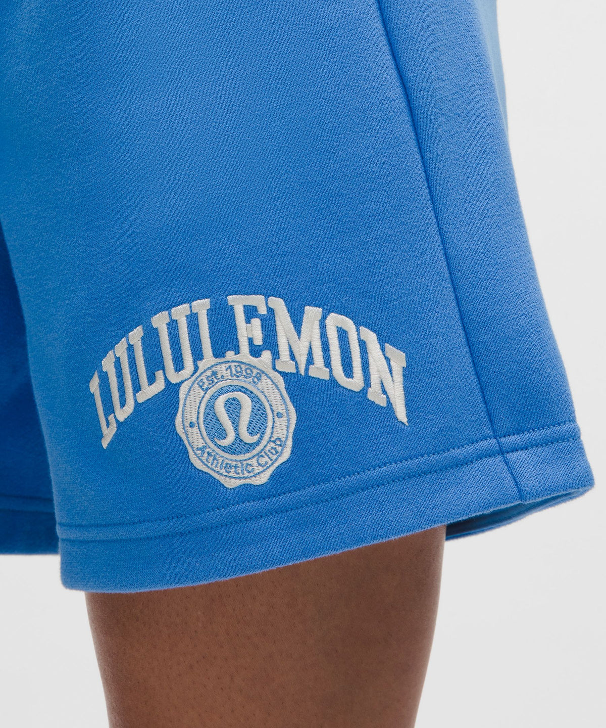 Scuba Mid-Rise Oversized Short 7"Graphic