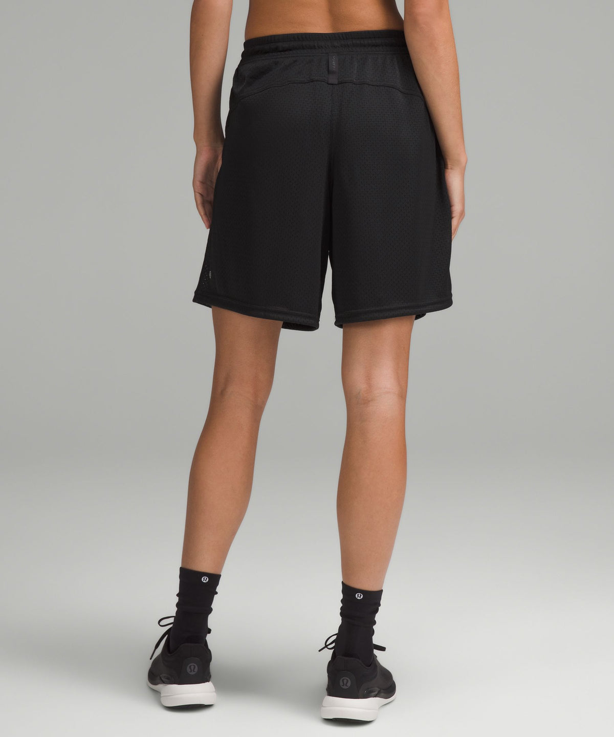 Relaxed-Fit Mesh Training Short 8"