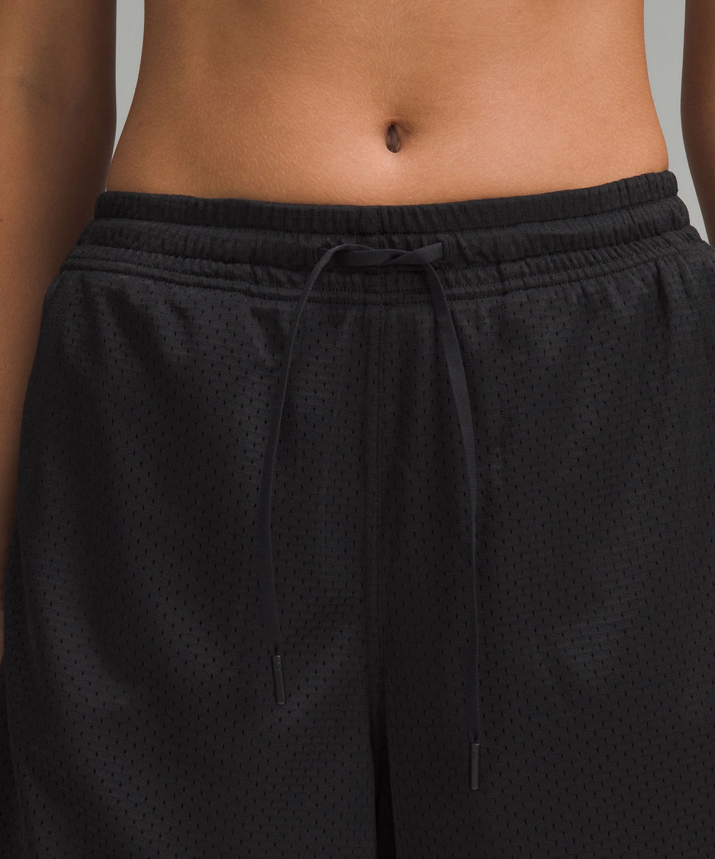 Relaxed-Fit Mesh Training Short 8"