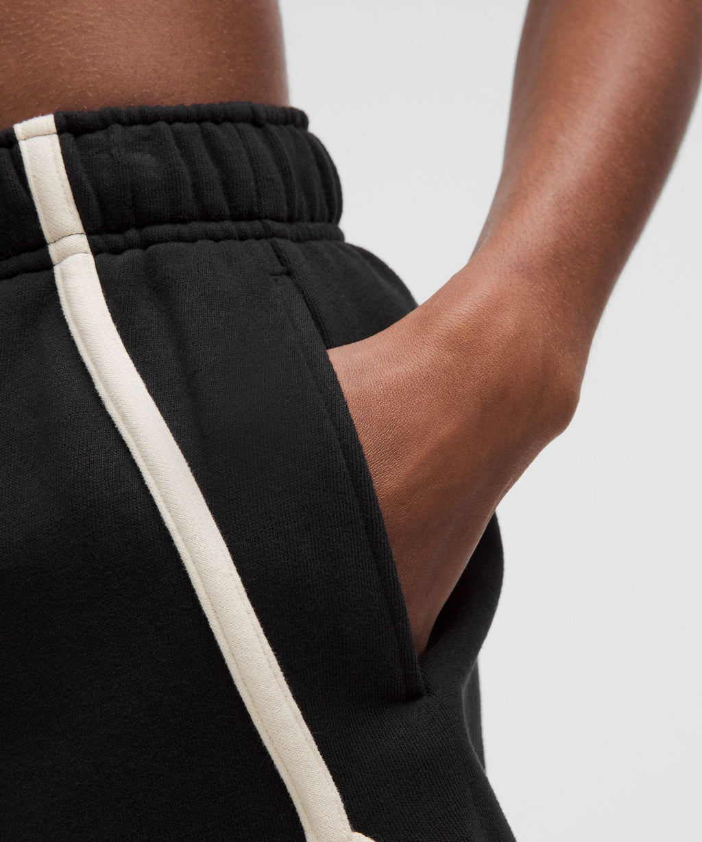 Scuba Mid-Rise Oversized Short 3"Trim