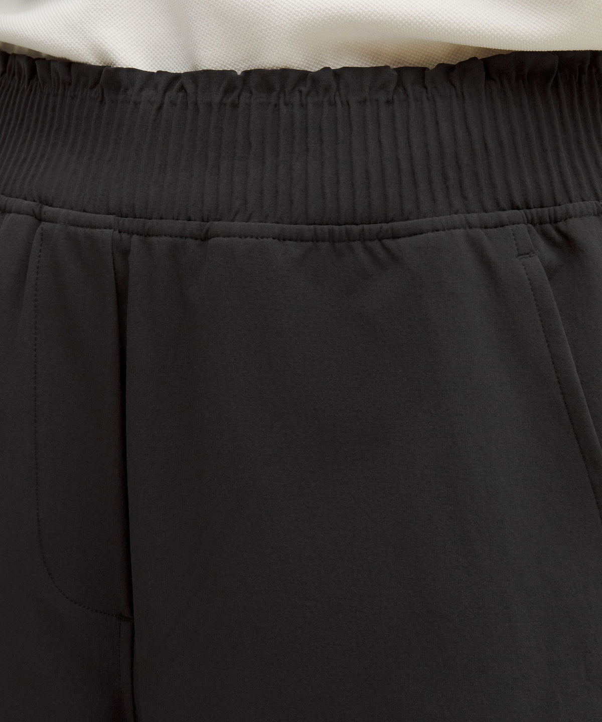 Stretch Woven Ruffle-Waist High-Rise Short 9"