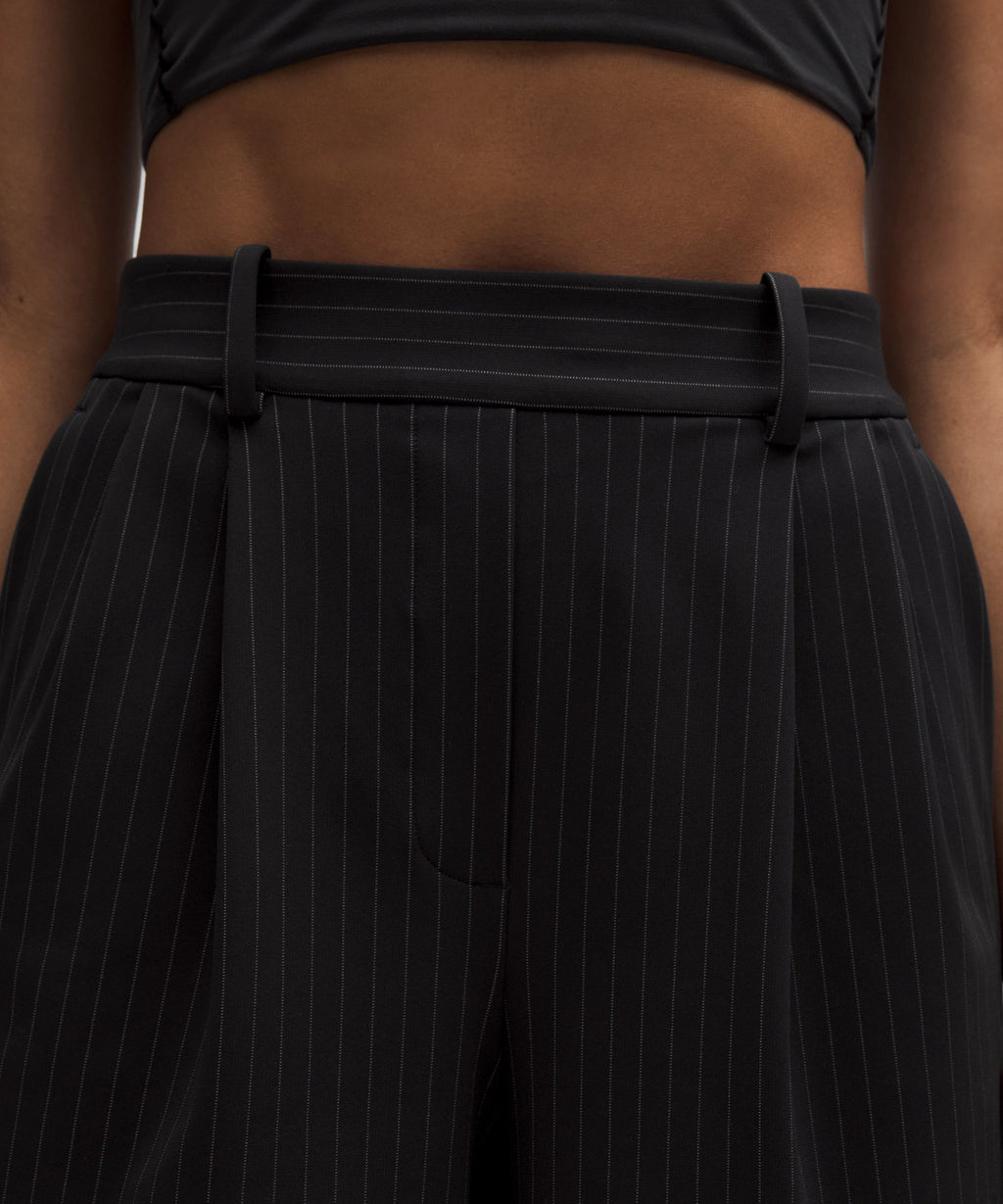 Daydrift Pleated High-Rise Short 7"