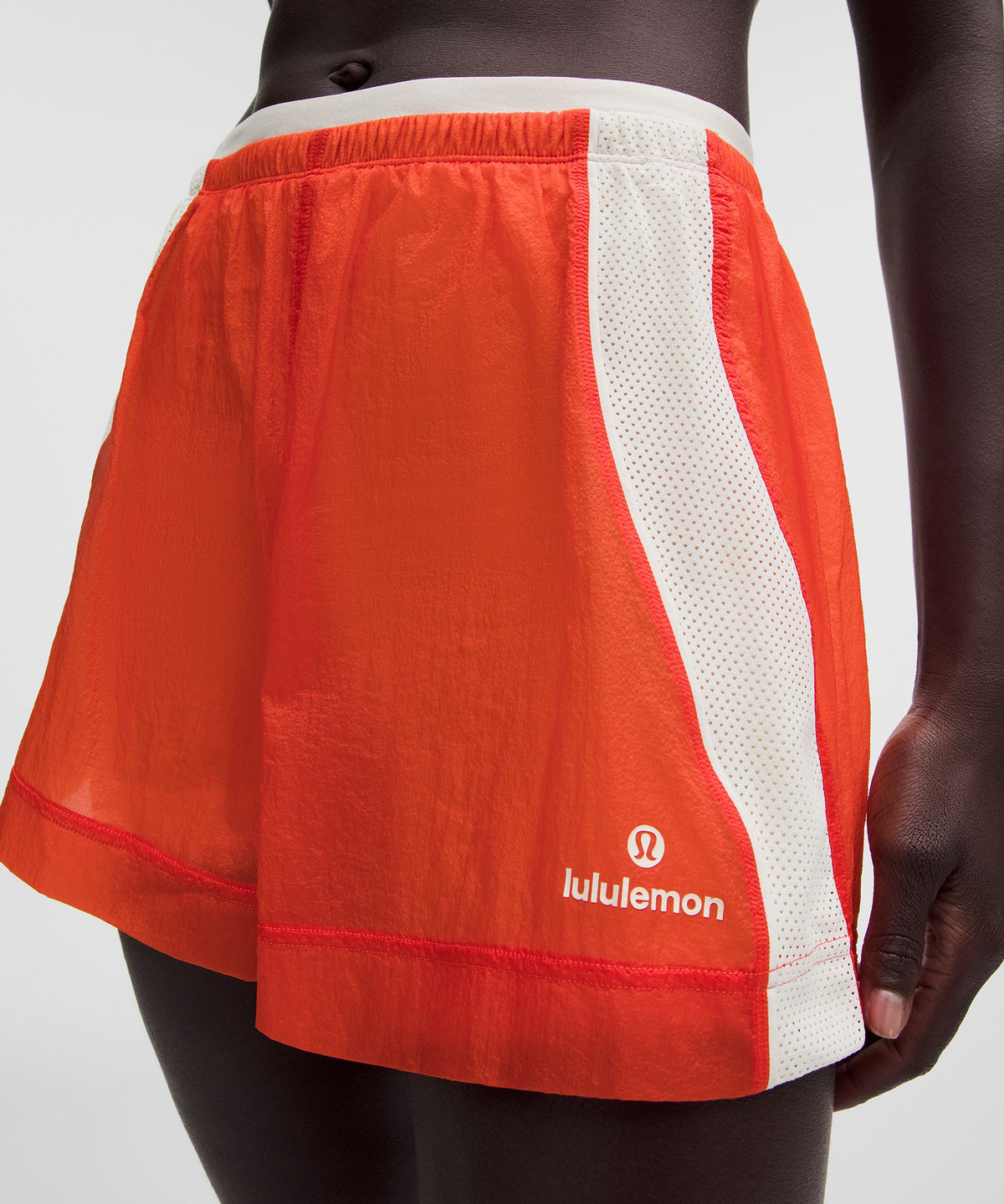 License to Train Textured High-Rise Short 4"