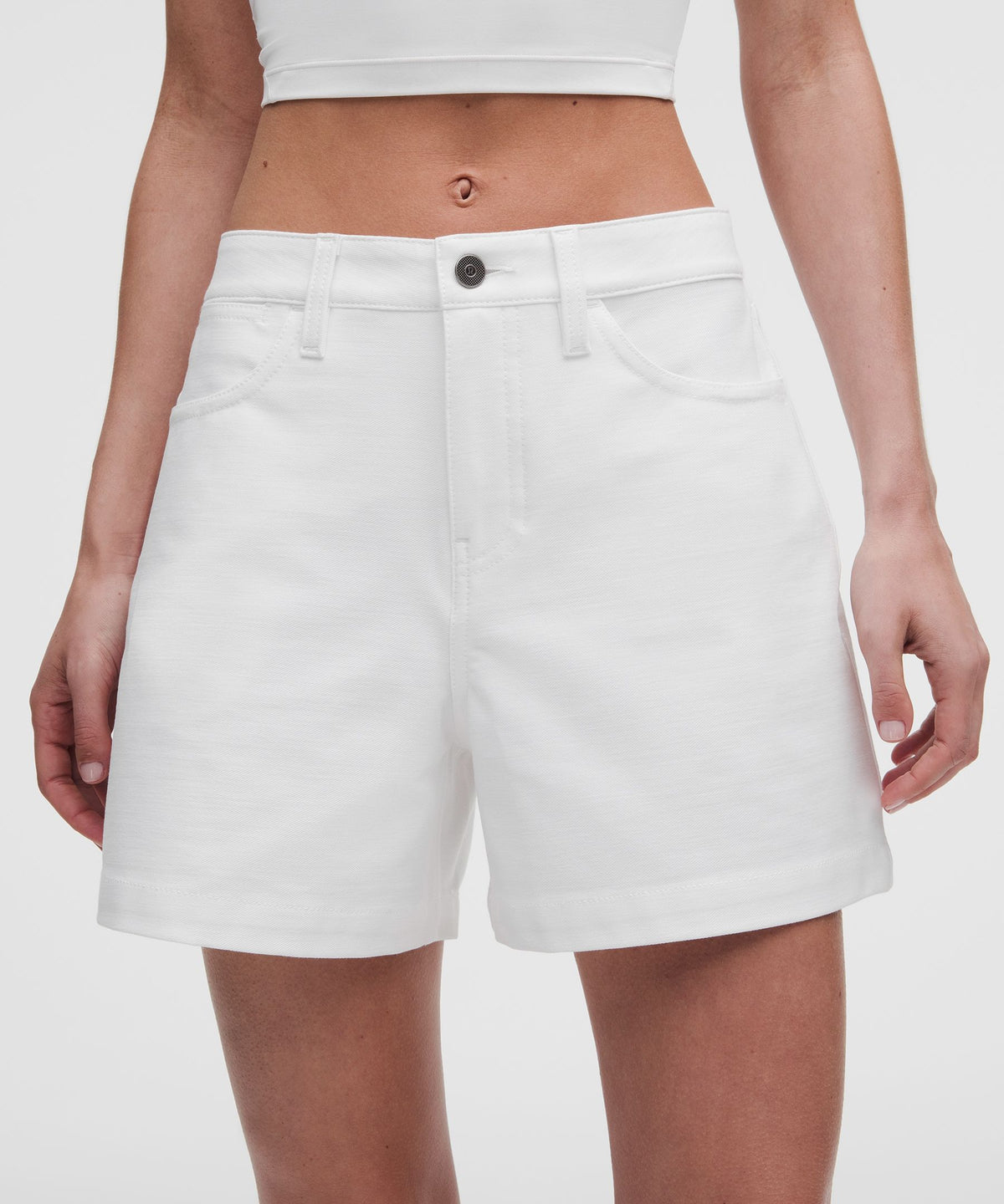 EasyFive Mid-Rise Short 4.5"