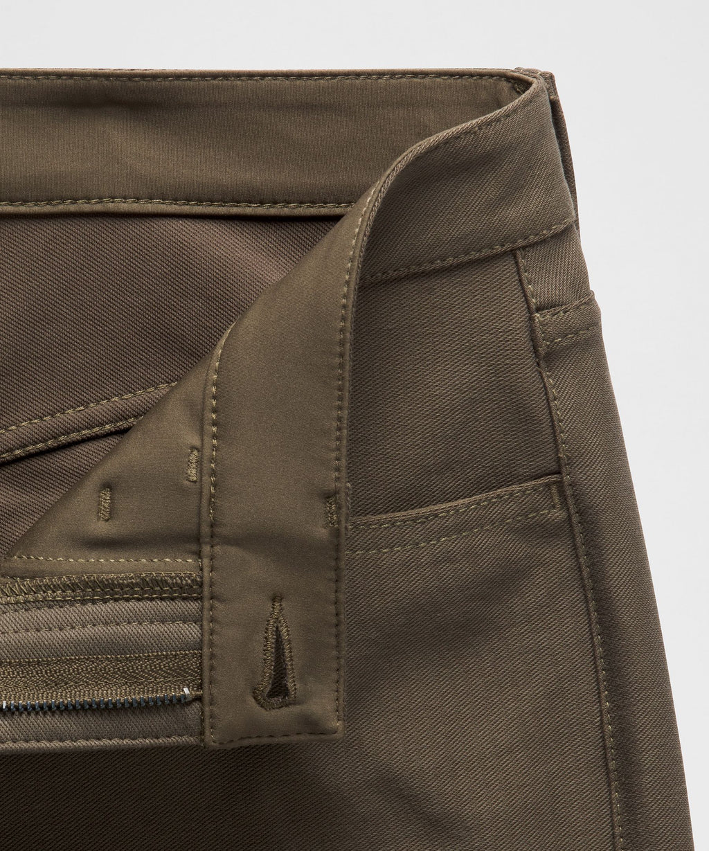 EasyFive Mid-Rise Short 4.5"
