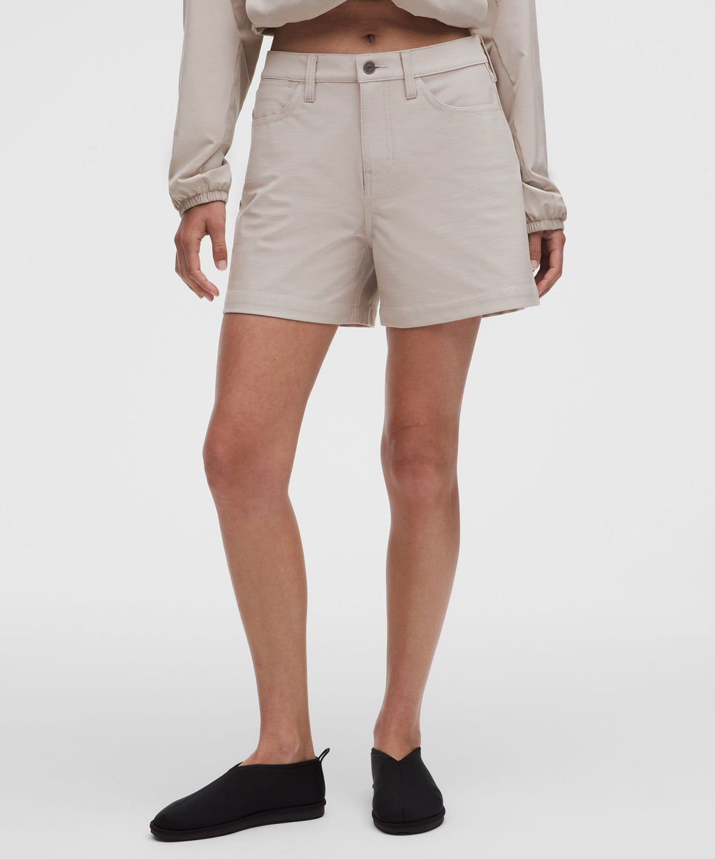 EasyFive Mid-Rise Short 4.5"