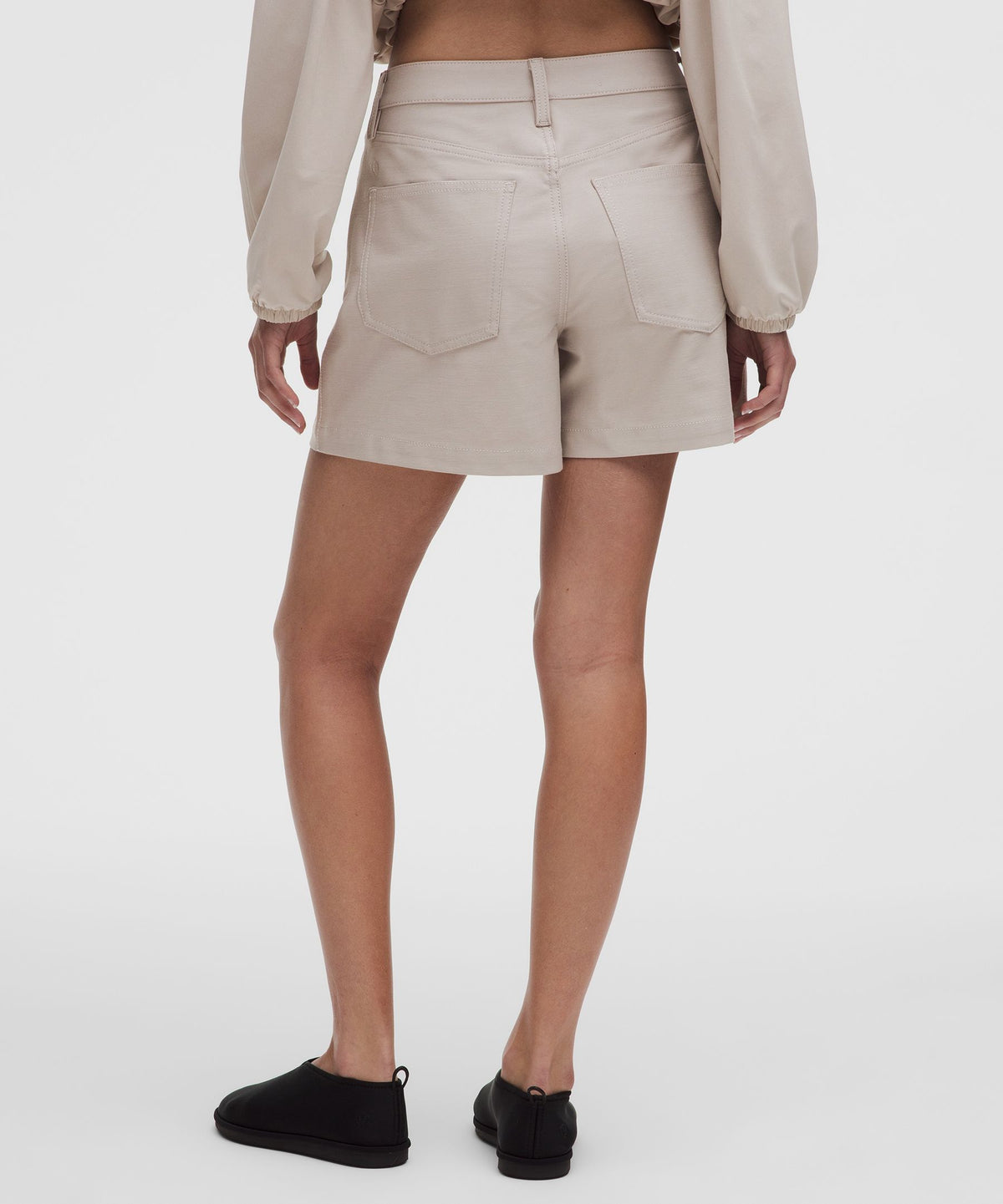 EasyFive Mid-Rise Short 4.5"