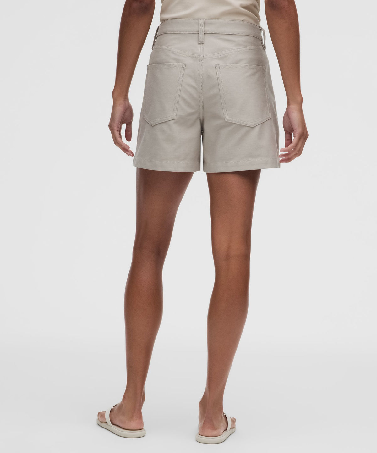 EasyFive Mid-Rise Short 4.5"