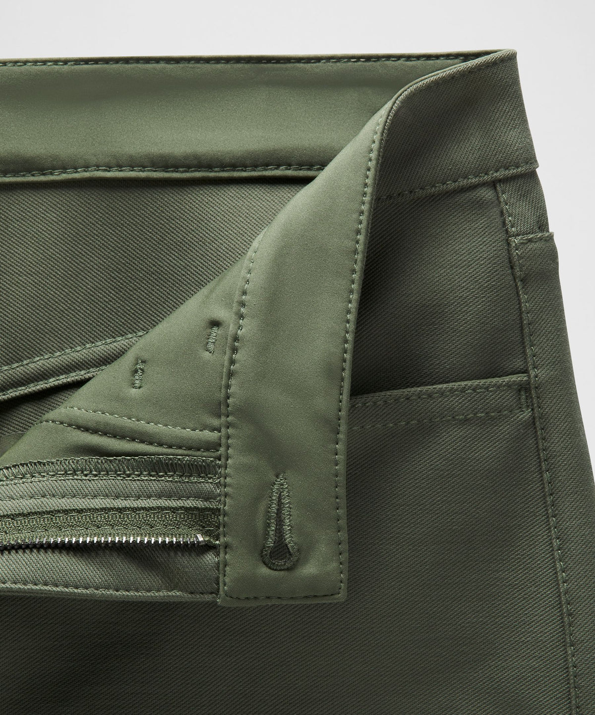 EasyFive Mid-Rise Short 4.5"