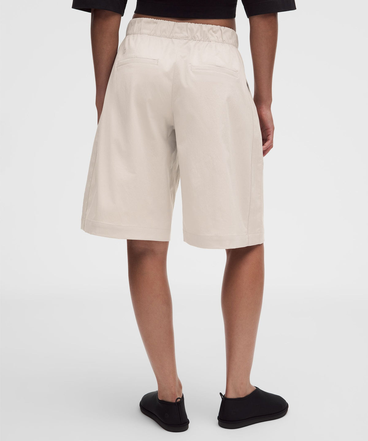 Woven Mid-Rise Bermuda Short