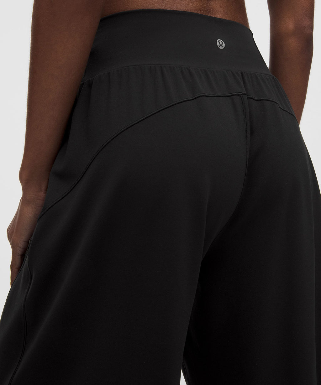 Groove Mid-Rise Relaxed Bermuda Short