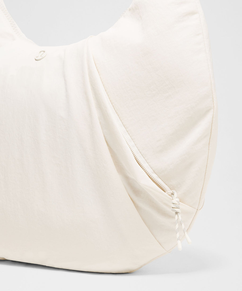 Pleated Shoulder Bag 10L