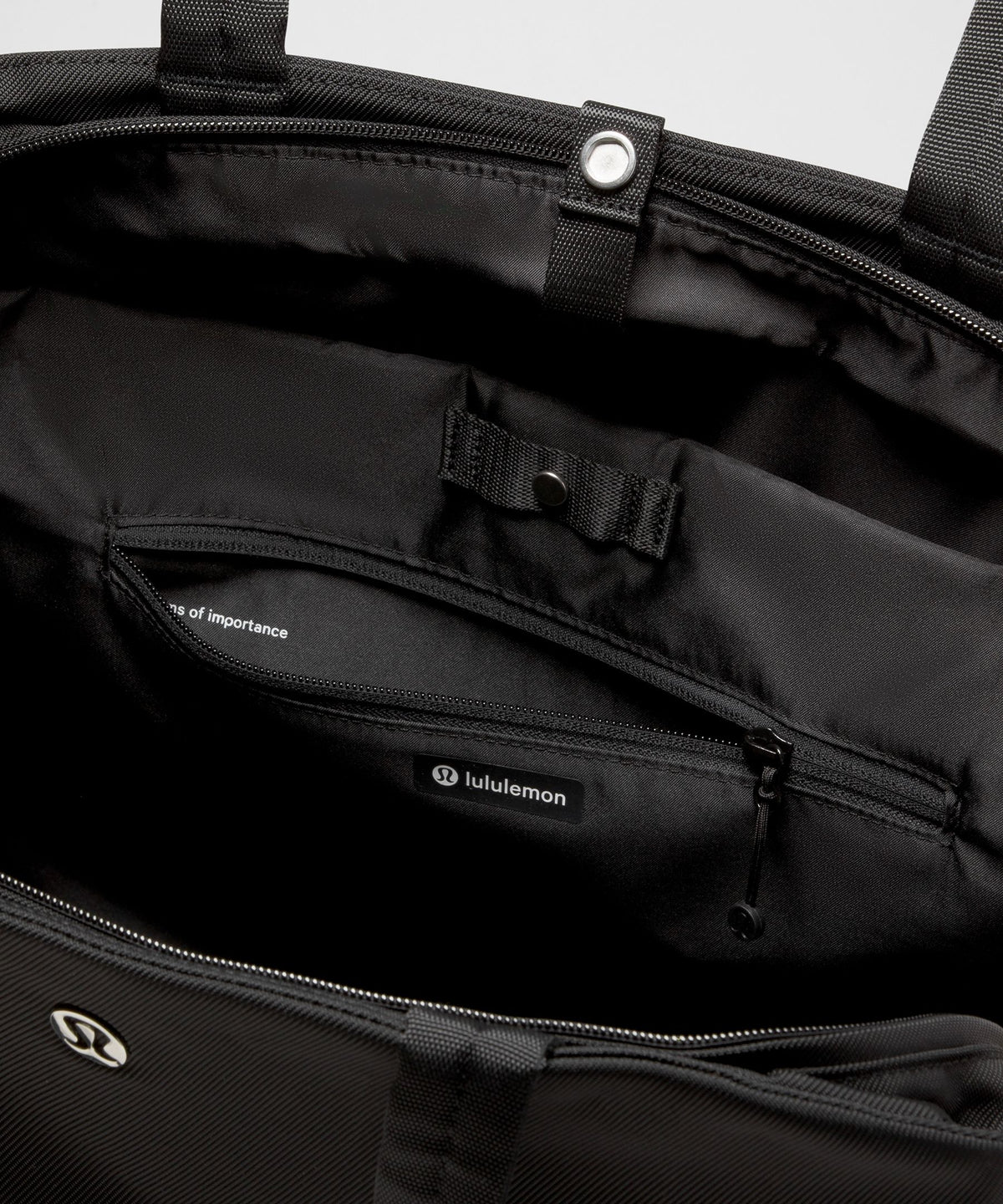 City Essentials Bag 25L