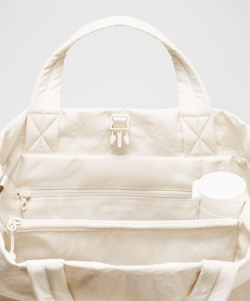 On My Level Tote Bag 20L
