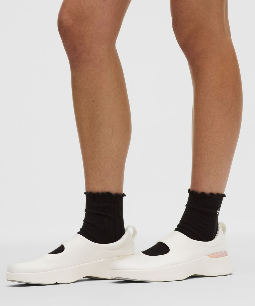 Women's Mary Train Sneaker